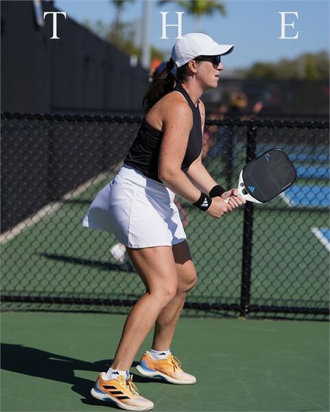 Ưu điểm khi sử dụng vợt Pickleball Adidas