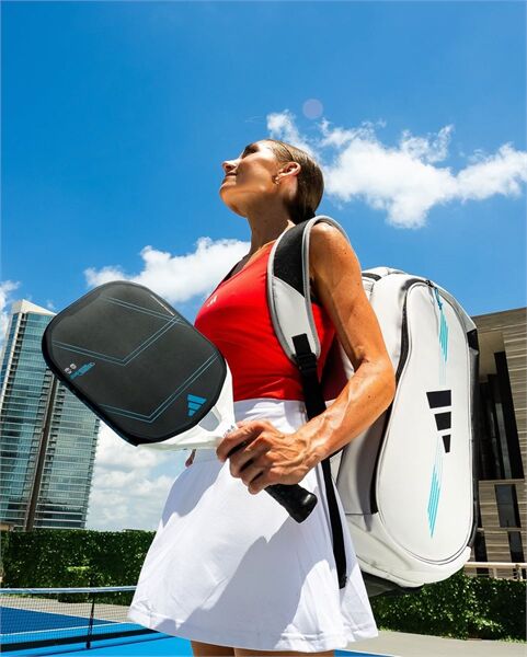 Chất liệu cao cấp: sợi carbon, composite, bền nhẹ