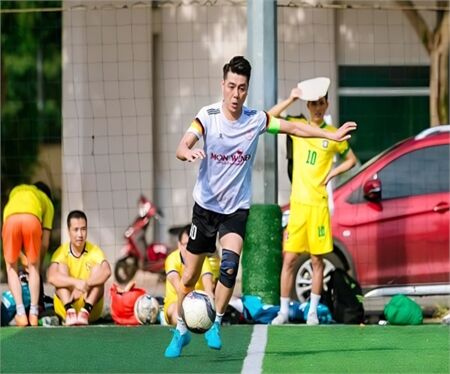 Top Giày Đá Bóng Cho Người Chân Bè – Vừa Vặn, Êm Chân, Không Đau Khi Chơi