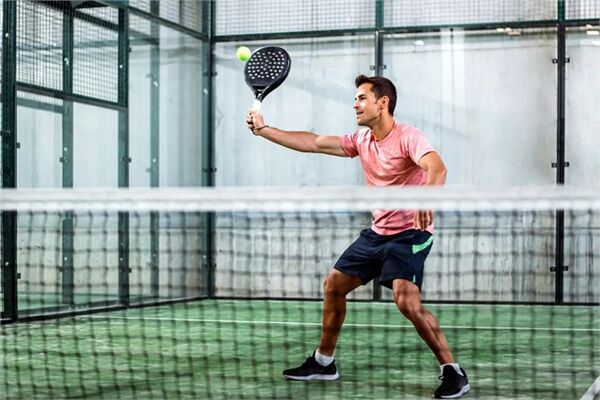 Quy tắc giao bóng trong Padel