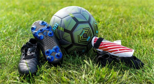 Giới thiệu tổng quan về phụ kiện bóng đá