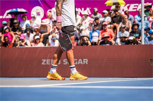 🔹 Giày chơi Pickleball
