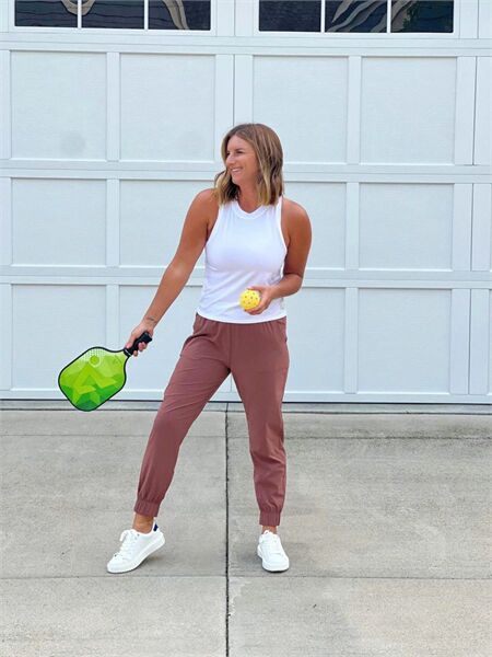 🔹 Quần jogger nhẹ