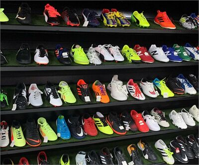 Shop giày đá bóng giá rẻ Hà Nội uy tín chính hãng bạn đã biết ???