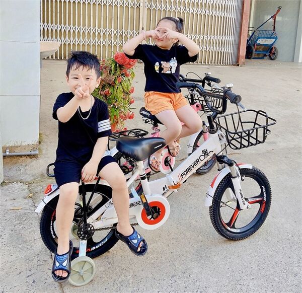 Đạp xe giúp trẻ tăng cường thể chất