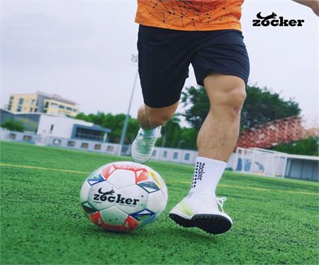 Top 10 Quả Bóng Đá Chính Hãng Được Yêu Thích Nhất Hiện Nay