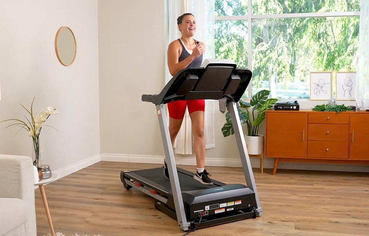 Có nên mua máy chạy bộ để tập tại nhà không?