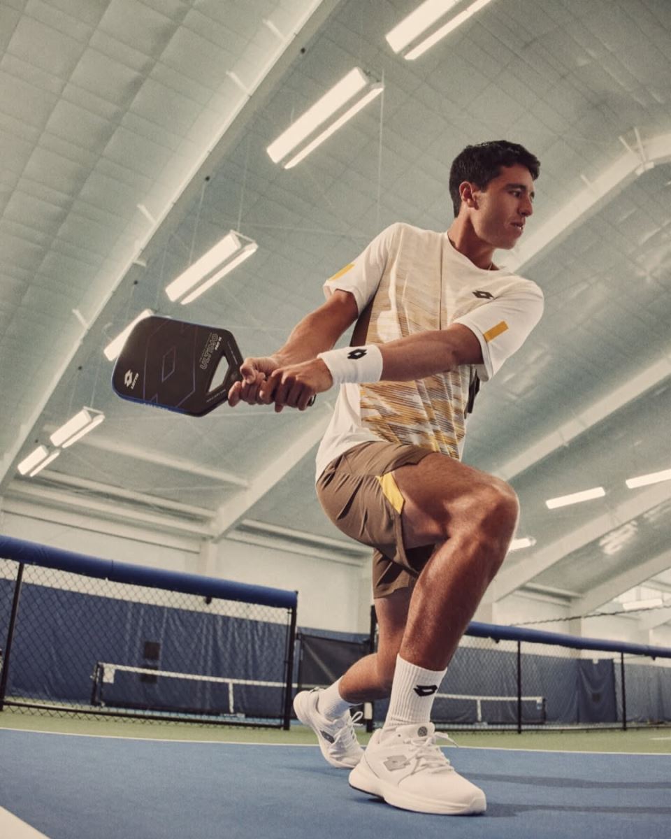 Form giày ôm chân, hỗ trợ chuyển động ngang – Nền tảng ổn định cho mọi cú phản xạ trong pickleball