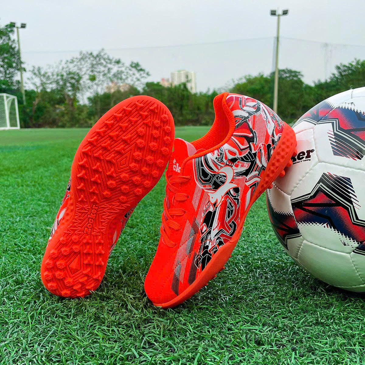 Đặc điểm thiết kế giày TF (Turf)
