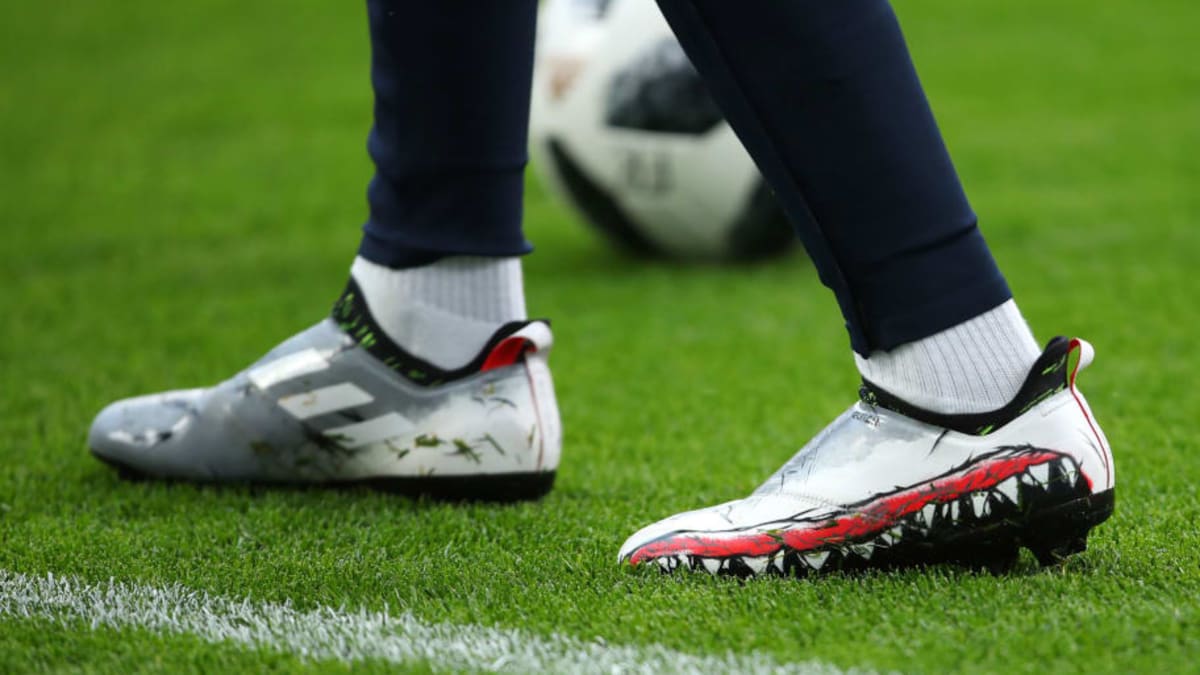 Ưu điểm của giày AG (Artificial Ground)
