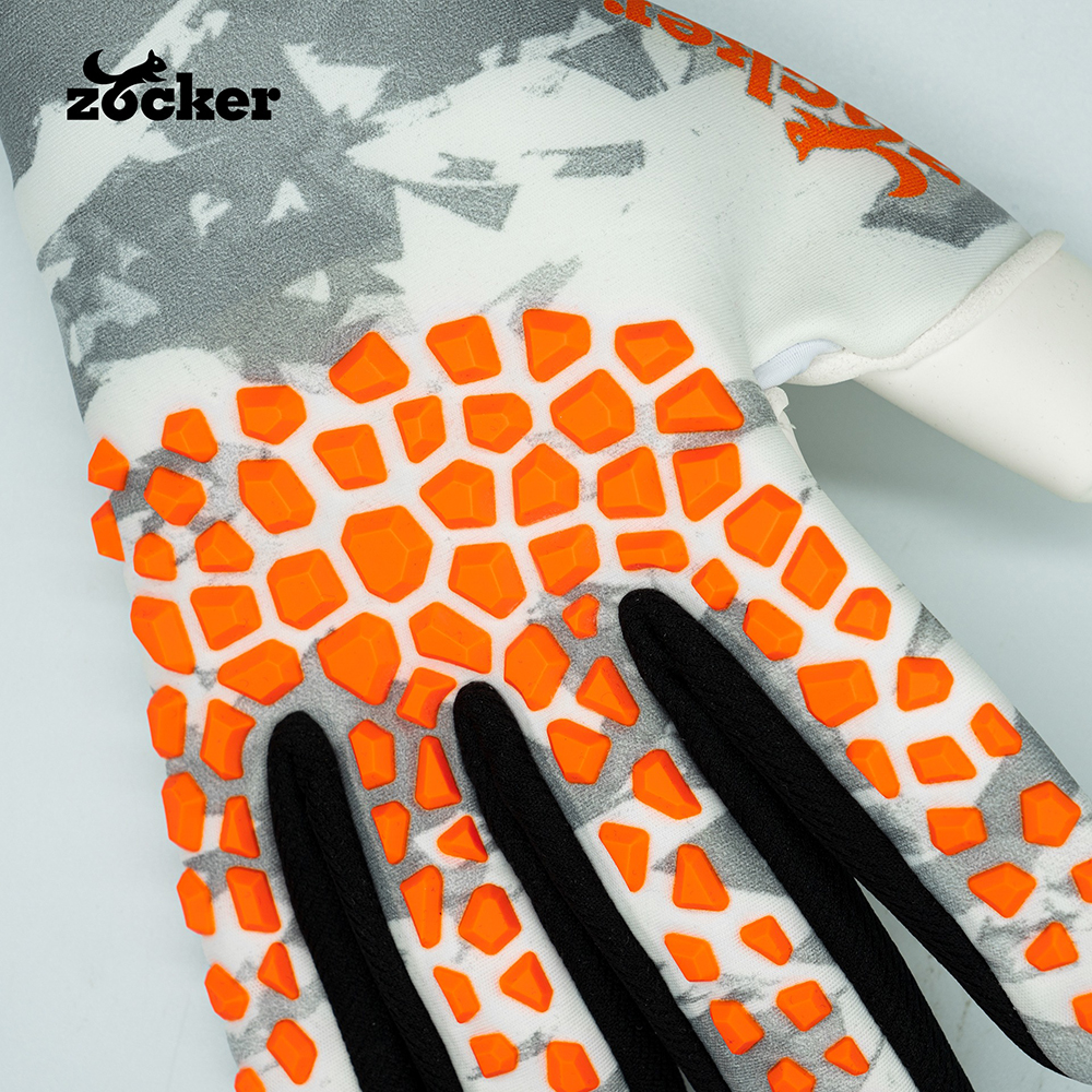 găng tay thủ môn Zocker Skin Fit 1