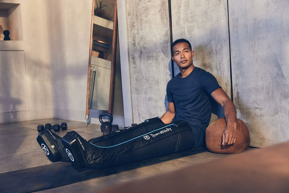 máy massage bắp chân nén khí Therabody RecoveryAir JetBoots 5
