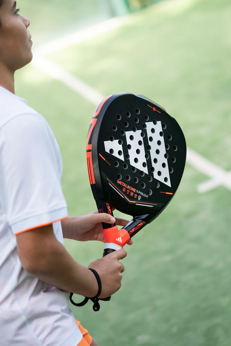 TỔNG QUAN VỀ ADIDAS METALBONE SUPERLIGHT 2026