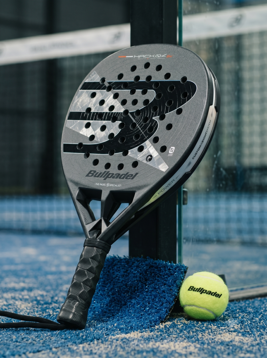 TỔNG QUAN VỀ BULLPADEL HACK 04 HYB 2026