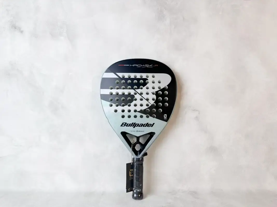 TỔNG QUAN VỀ VỢT PADEL Bullpadel Hack JR 26  .