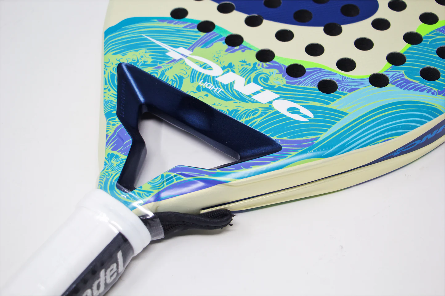 Bullpadel ionic light 26