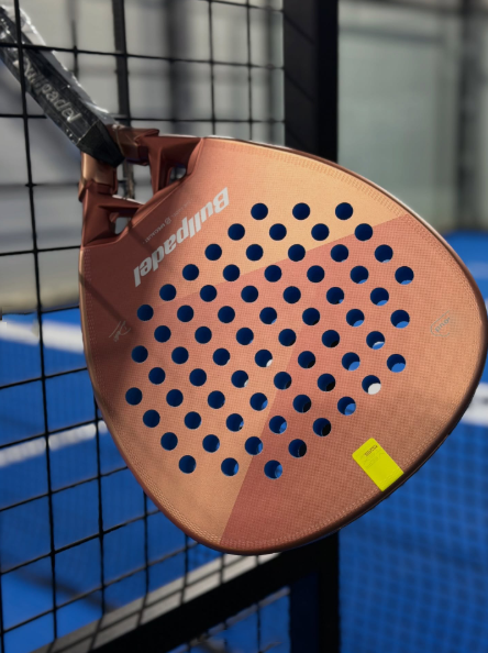 TỔNG QUAN VỀ VỢT PADEL Bullpadel Vertex 05 Woman Cloud 2026