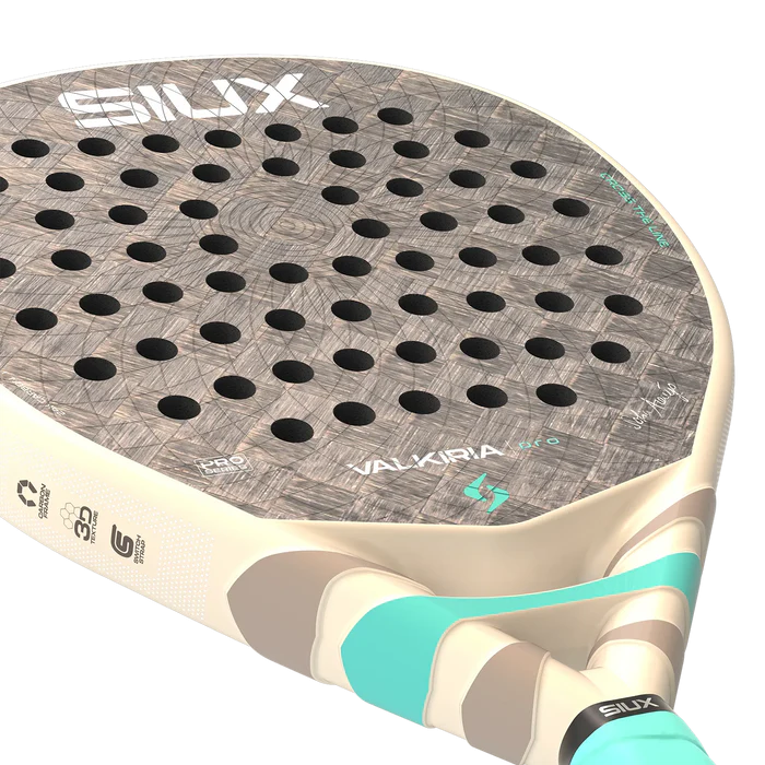 MẶT VỢT CARBON 24K CHO CẢM GIÁC CHẮC VÀ ỔN ĐỊNH
