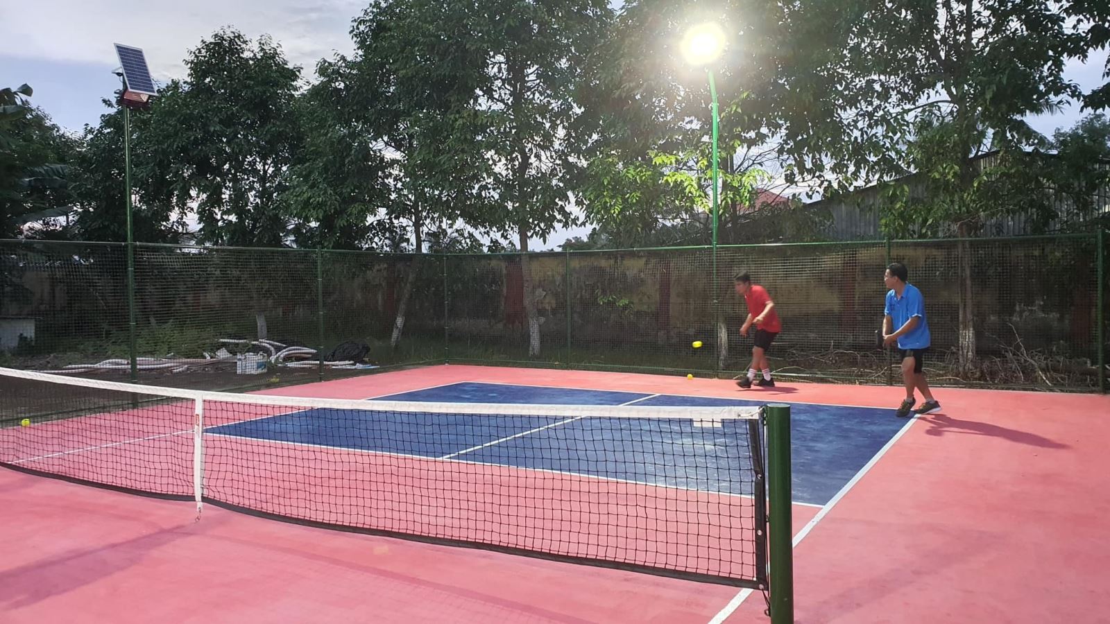 Thi công sân Pickleball