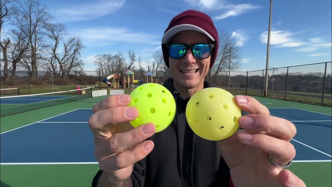 Lựa chọn bóng Pickleball cho người chơi ngoài trời