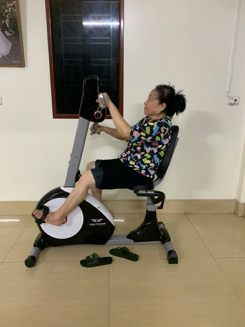 Xe đạp phục hồi chức năng K8602R