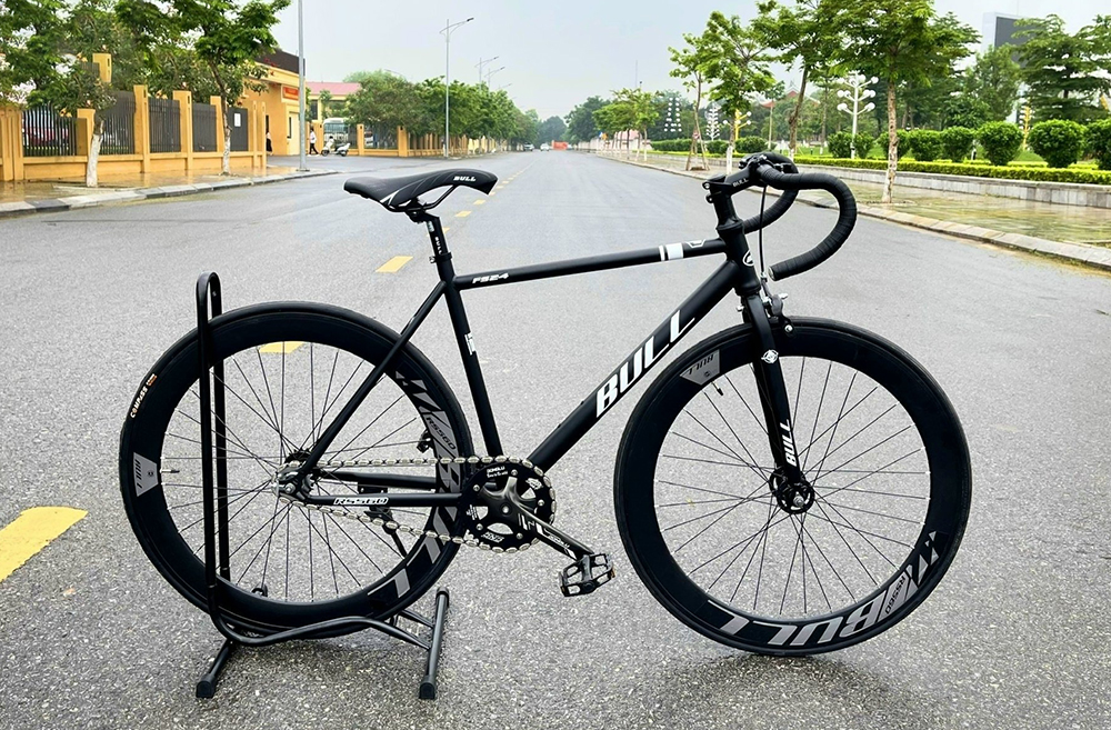 xe đạp Fixed Gear BULL FS24 đen