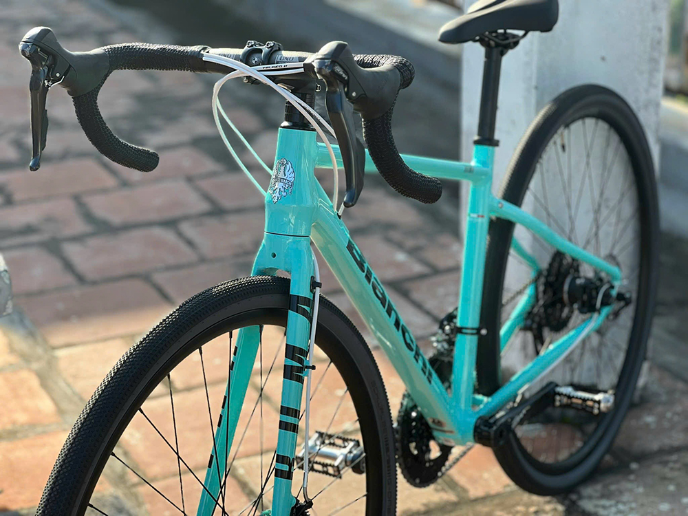 tay lái xe đạp đua Bianchi Roma 3