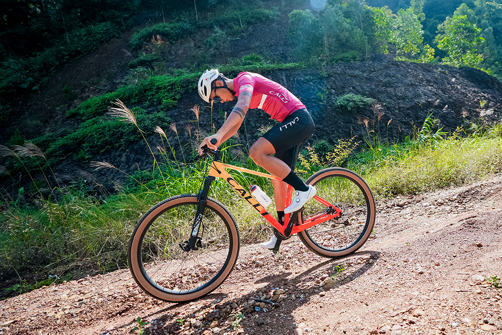 khung xe đạp địa hình thể thao CALLI 7100