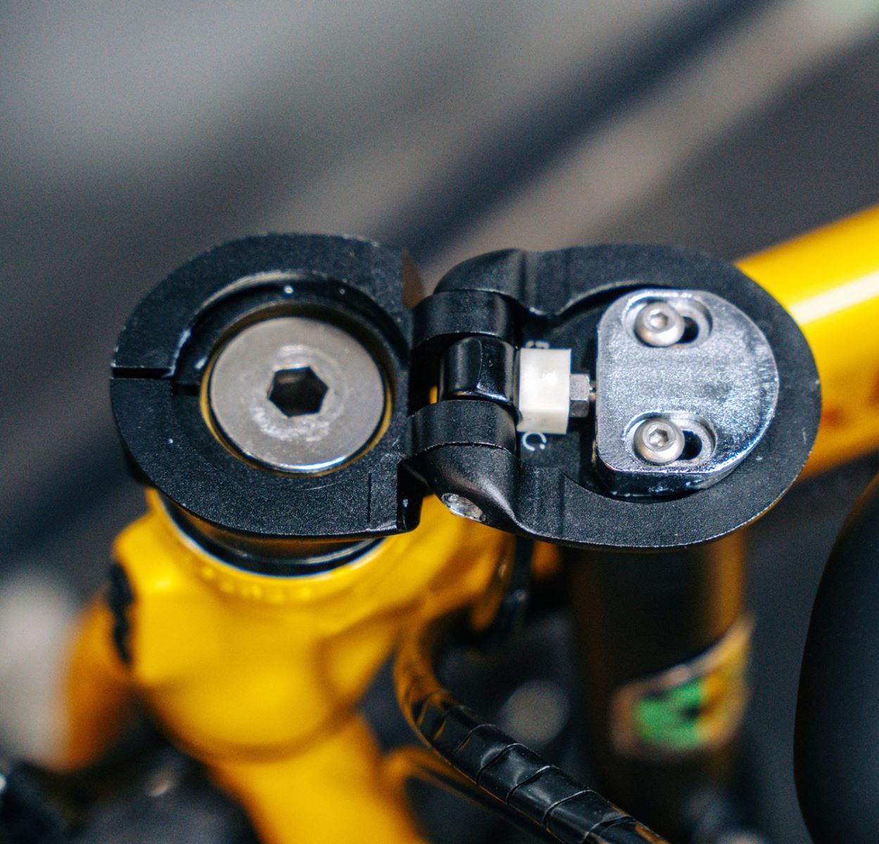 công nghệ khóa gập