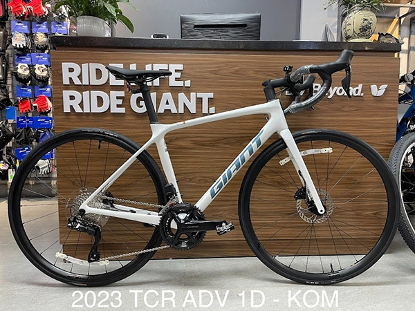 xe đạp đua Giant TCR ADV 1 D-KOM 2023
