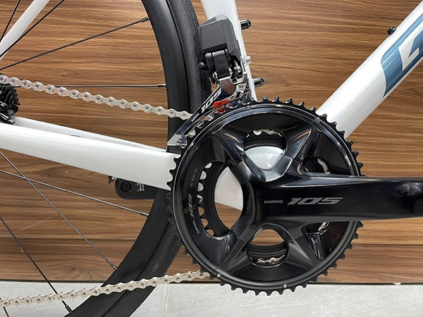 đùi đĩa xe đạp đua Giant TCR ADV 1 D-KOM 2023