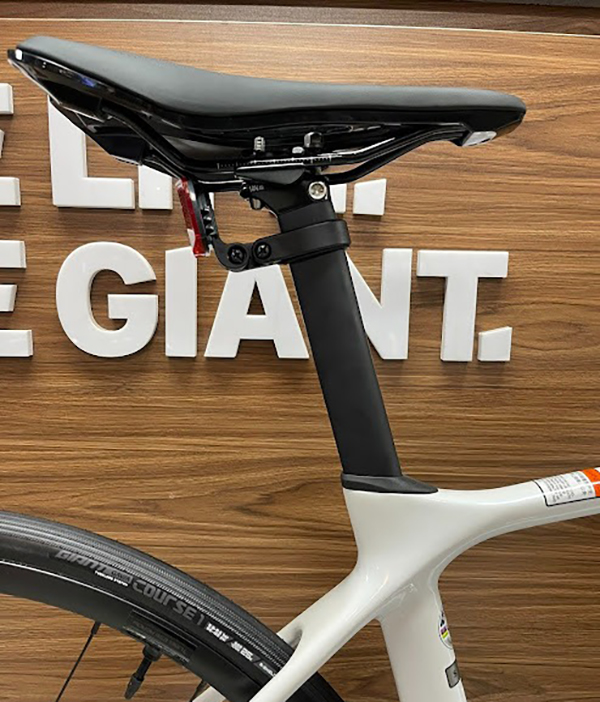 cọc yên xe đạp đua Giant TCR ADV 1 D-KOM 2023