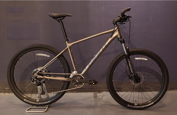 xe đạp địa hình thể thao Giant ATX 830-E 2023