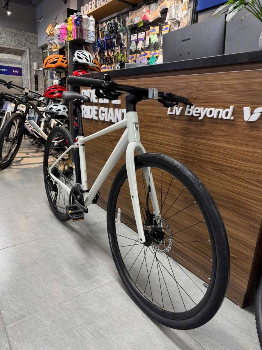 xe đạp touring Giant ESCAPE 1 PLUS 2026 4
