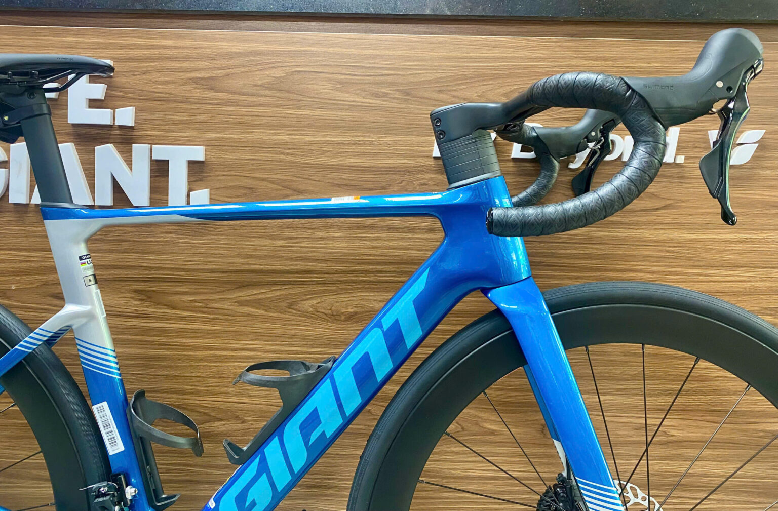 Cockpit hiện đại, dây âm gọn gàng