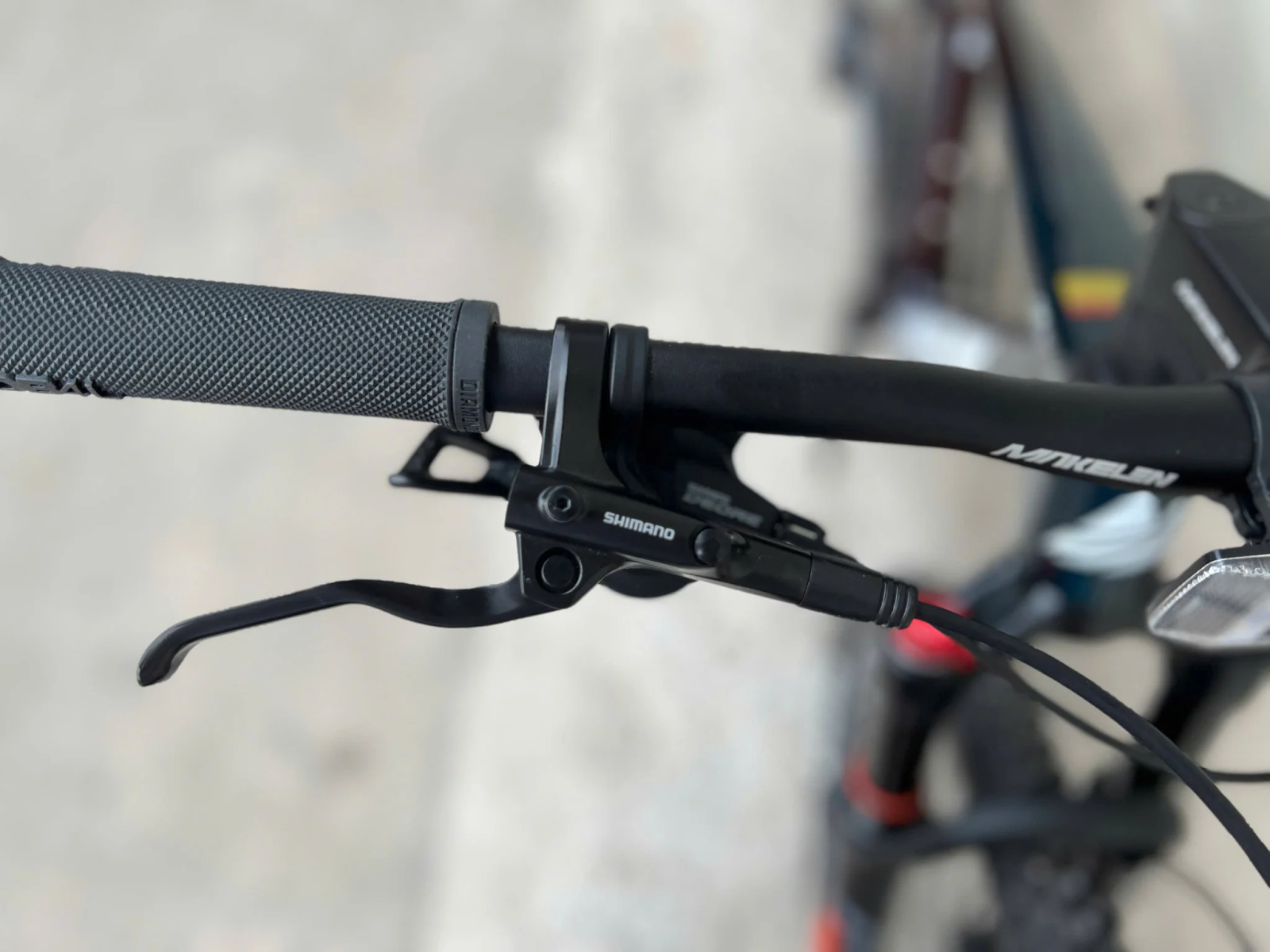TAY ĐỀ SHIMANO DEORE M6100 1×12 CHÍNH XÁC