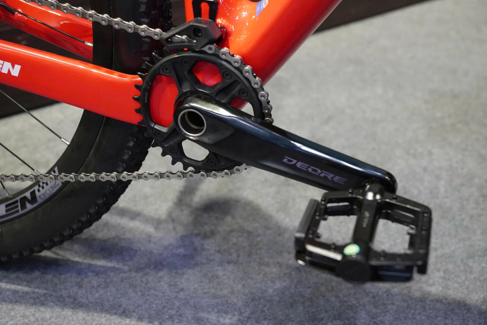 ĐÙI ĐĨA SHIMANO M6100 KẾT HỢP LÍP 12 TỐC ĐỘ
