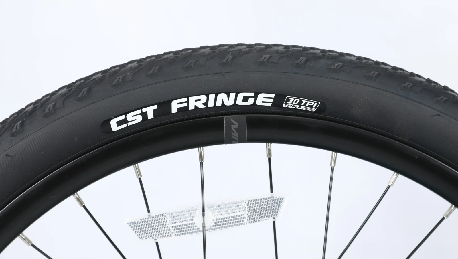 LỐP CST 24×1.95 BÁM ĐƯỜNG TỐT