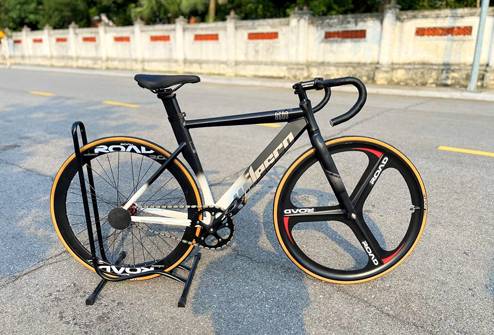 xe đạp Fixed Gear MILESCO R600 đen trắng