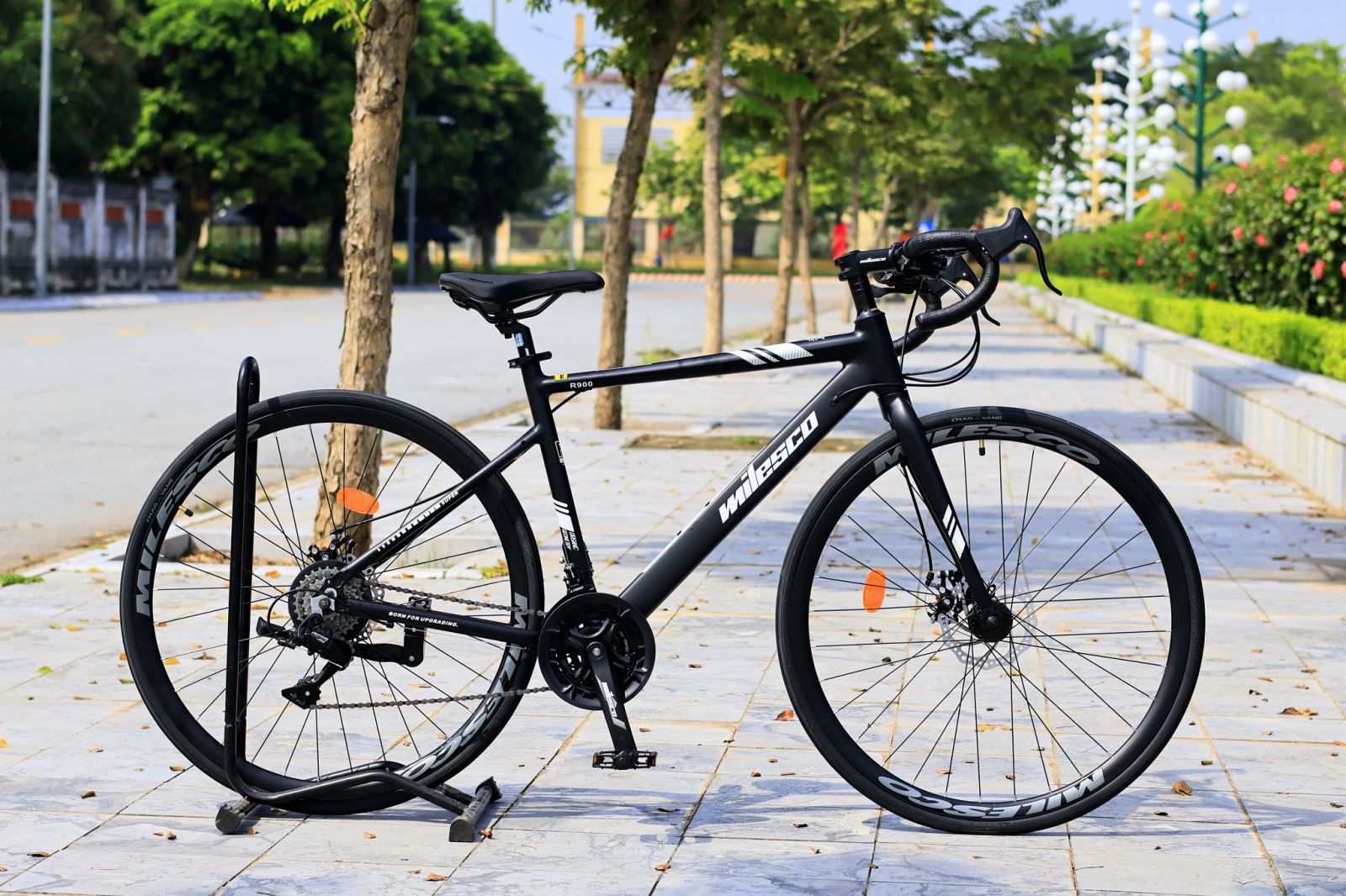 KHUNG NHÔM KHÔNG MỐI HÀN CAO CẤP