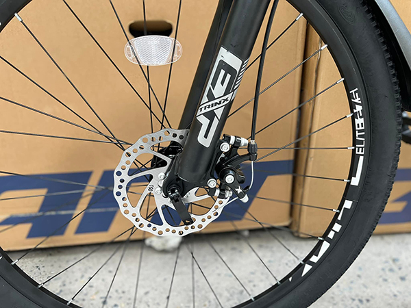 phanh đĩa cơ trước xe đạp địa hình thể thao Trinx TR218 2022