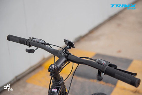 tay lái xe đạp địa hình thể thao Trinx M136 2022