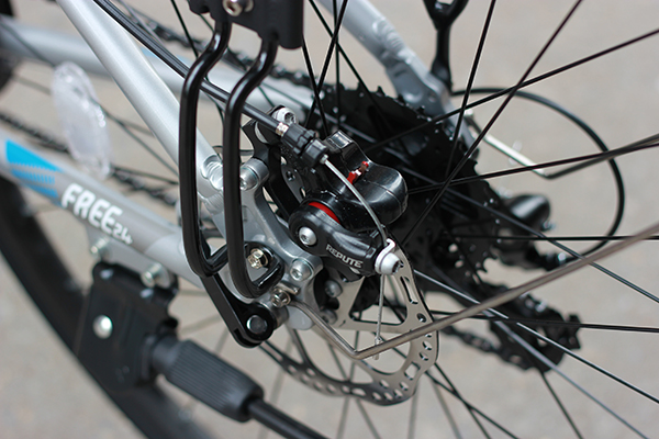 phanh đĩa cơ sau xe đạp touring Trinx Free 2.4 2023