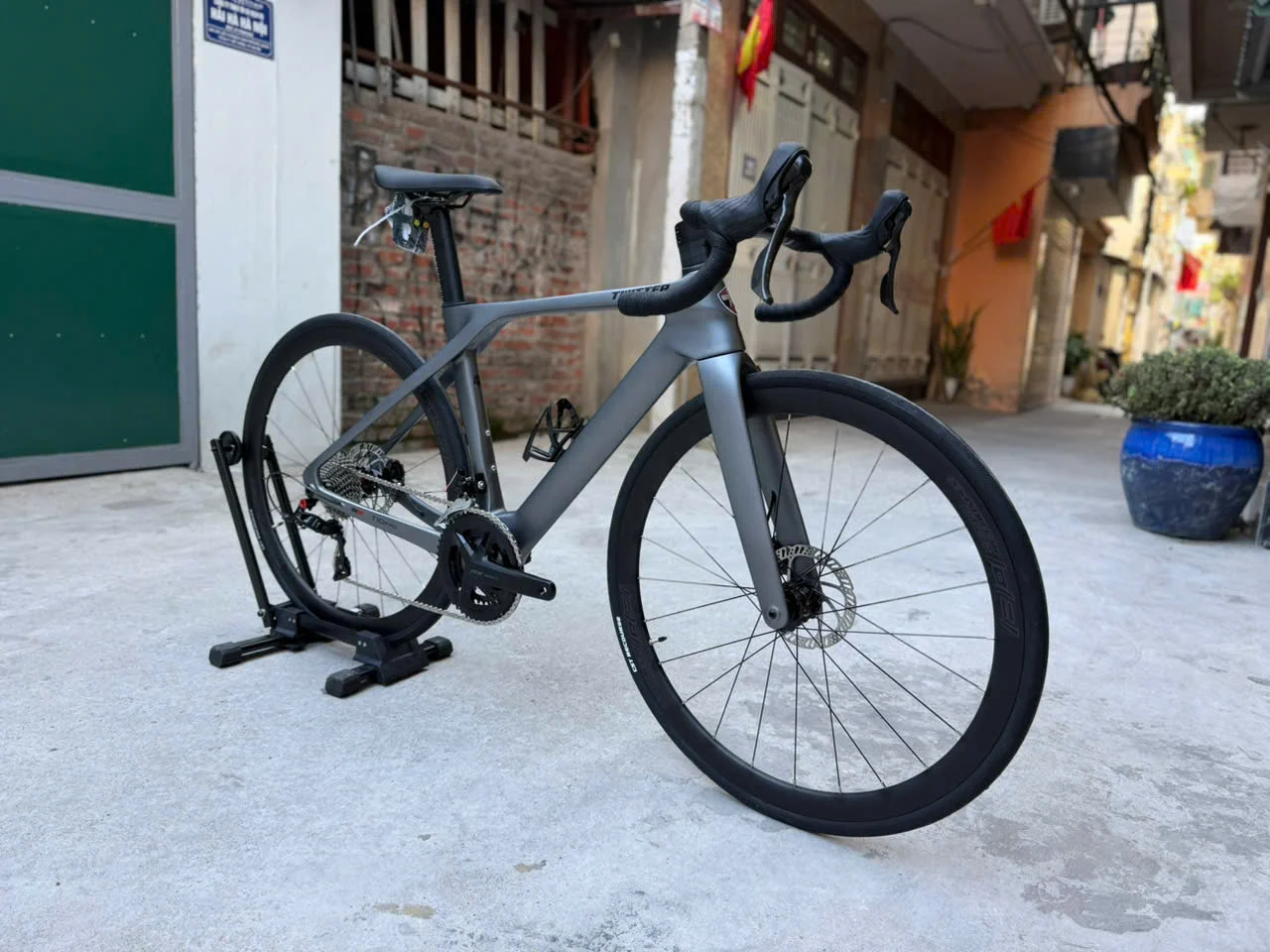 KHUNG CARBON T800 KHÍ ĐỘNG HỌC, ĐI DÂY ÂM TOÀN BỘ