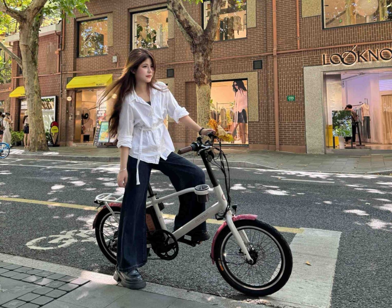 Khả năng vận hành êm ái và linh hoạt trong phố