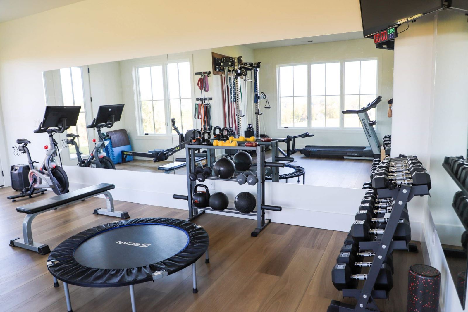 Bước 4: Thiết kế nội thất và hệ thống thông gió