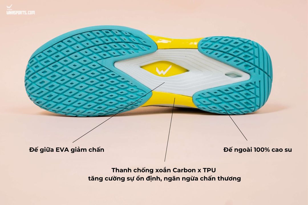  Đế cao su hoặc non-marking: Bám sân tốt, không trơn trượt
