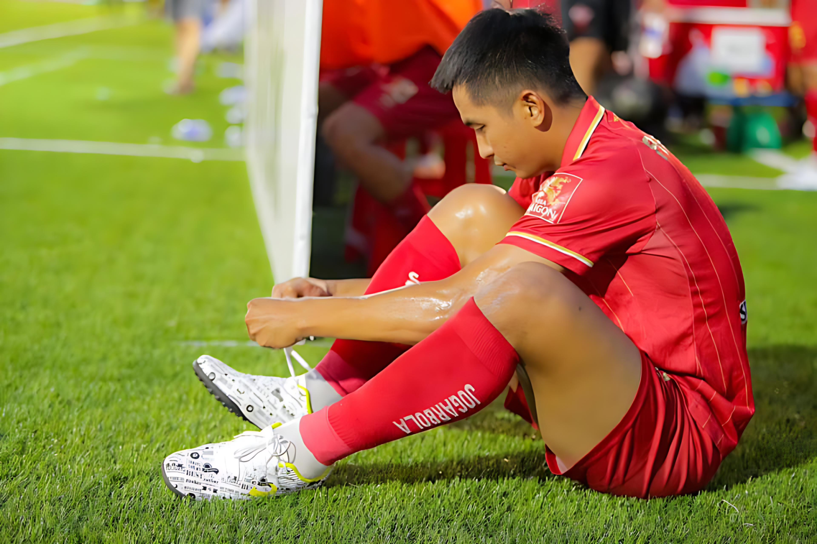  Nhược điểm của giày đá bóng có dây